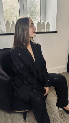  NOIR