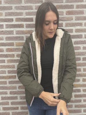  KAKI