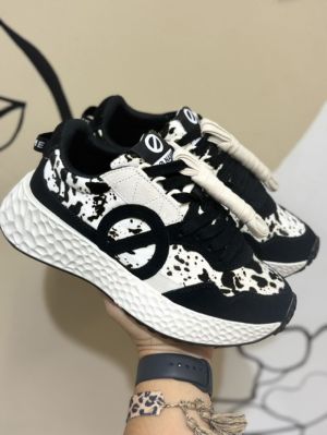  BLACK MILK
