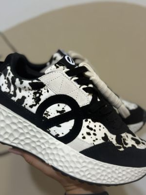  BLACK MILK
