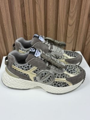  GREY CARBONE